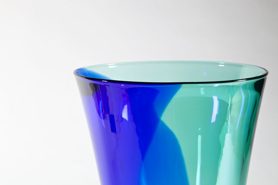 Floris Meydam, Glass Factory Leerdam, monumental unique two colored vase, 1985 - image 3