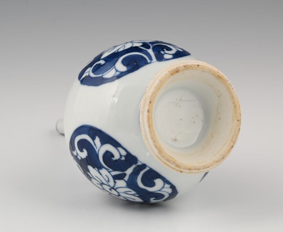 A Chinese porcelain rosewater sprinkler - image 5