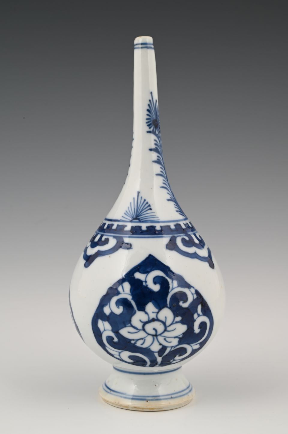A Chinese porcelain rosewater sprinkler - image 3