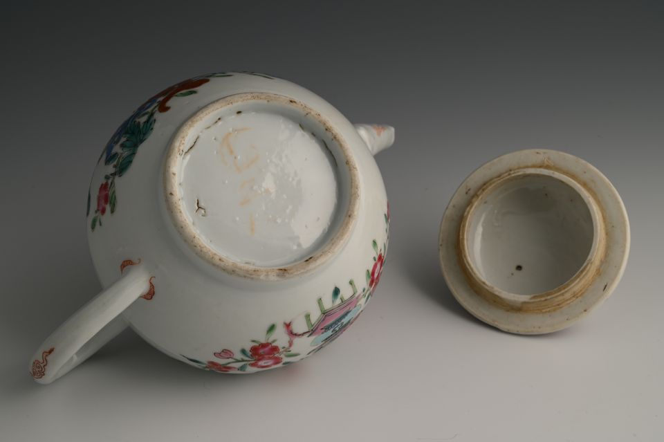 A Chinese Famille Rose teapot - image 6