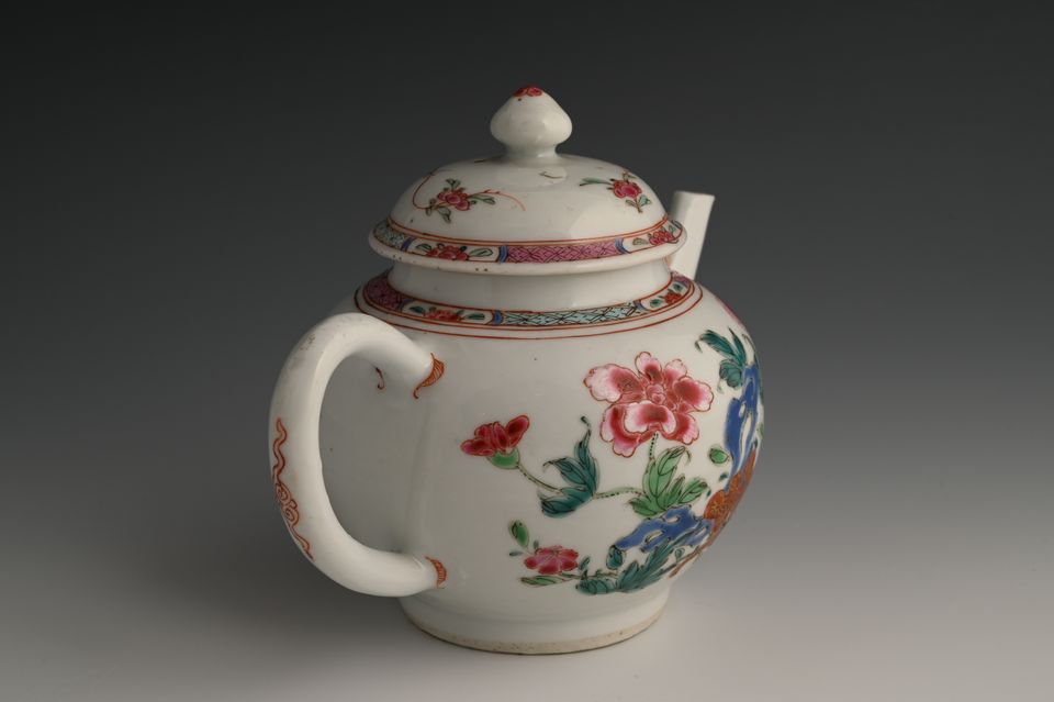 A Chinese Famille Rose teapot - image 2