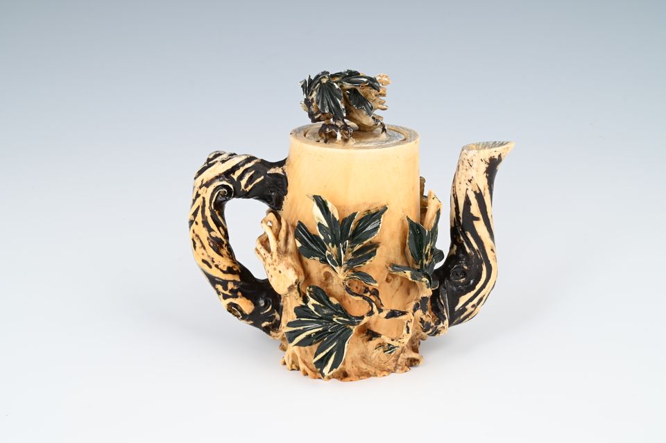 A Chinese mammoth ivory teapot. - image 3
