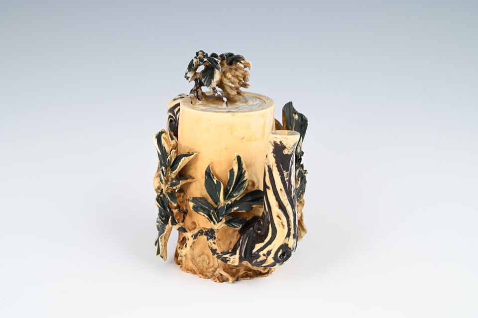 A Chinese mammoth ivory teapot. - image 4