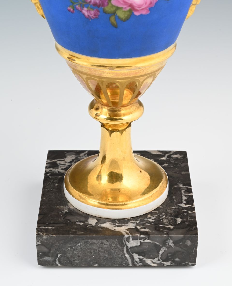 A pair of Empire porcelain vazes - image 5