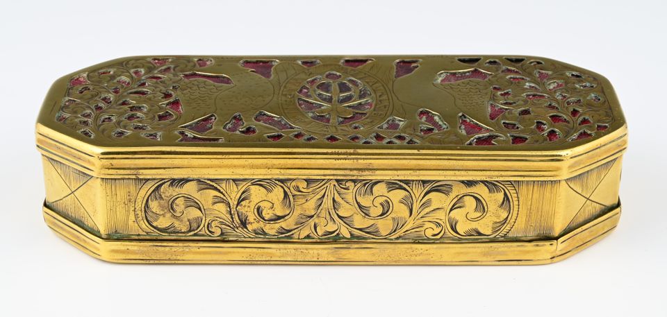 A Dutch tobacco box - image 3