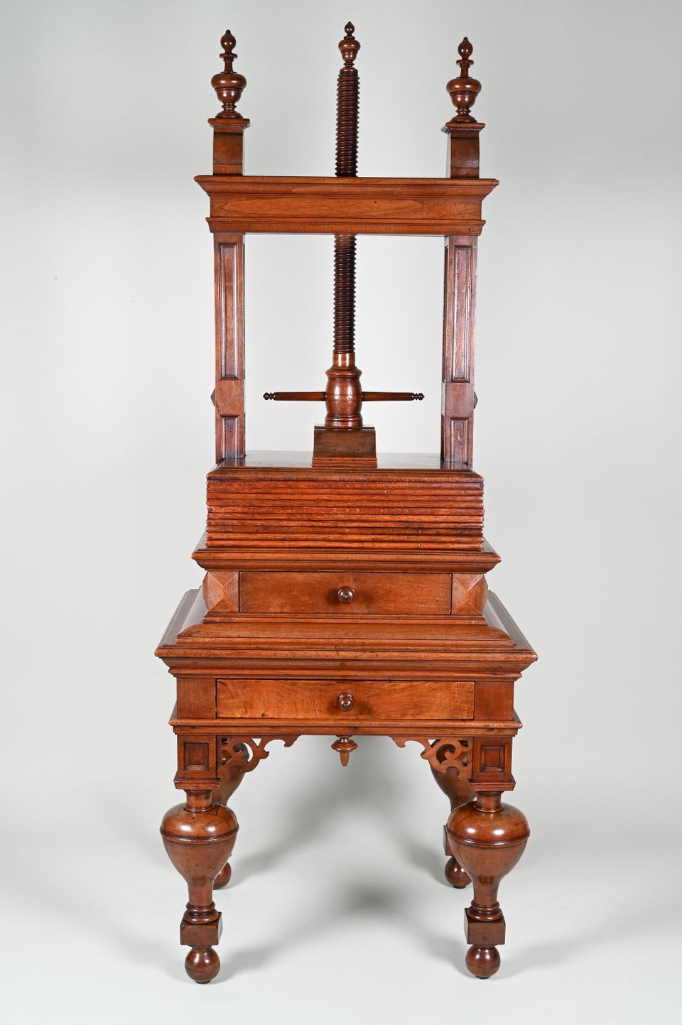 Renaissance Linen and Napkin presses - image 2