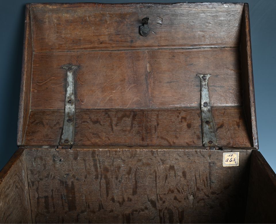 A 17th century oak bridal chest - image 7