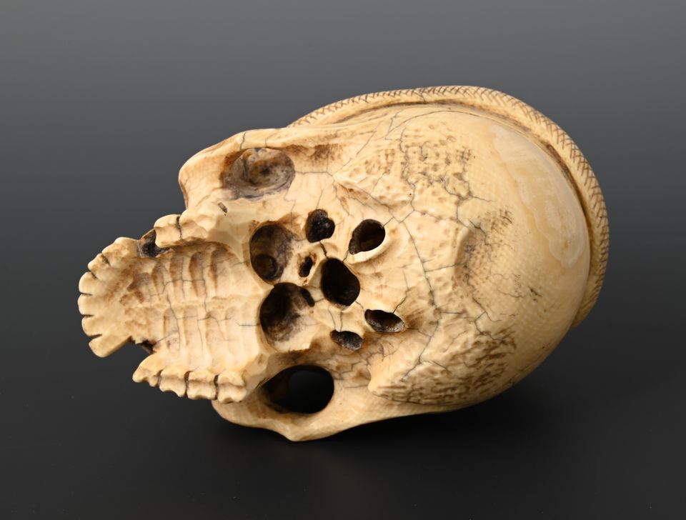 A Japanese ivory skull - image 7