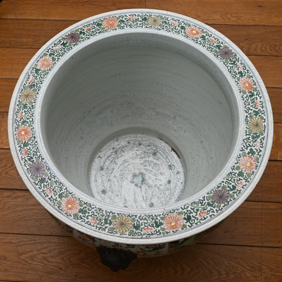Een indrukwekkend paar zeer grote vissenkommen/cachepots in Kangxi-stijl. - afbeelding 6