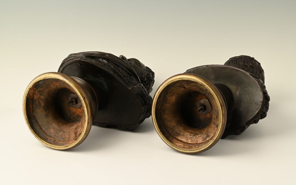 A pair of bronze busts - image 9