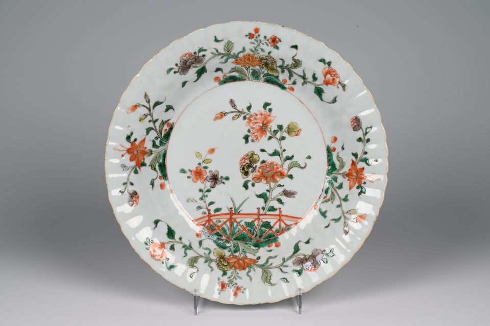 A set of six Chinese Famille Verte dishes - image 2