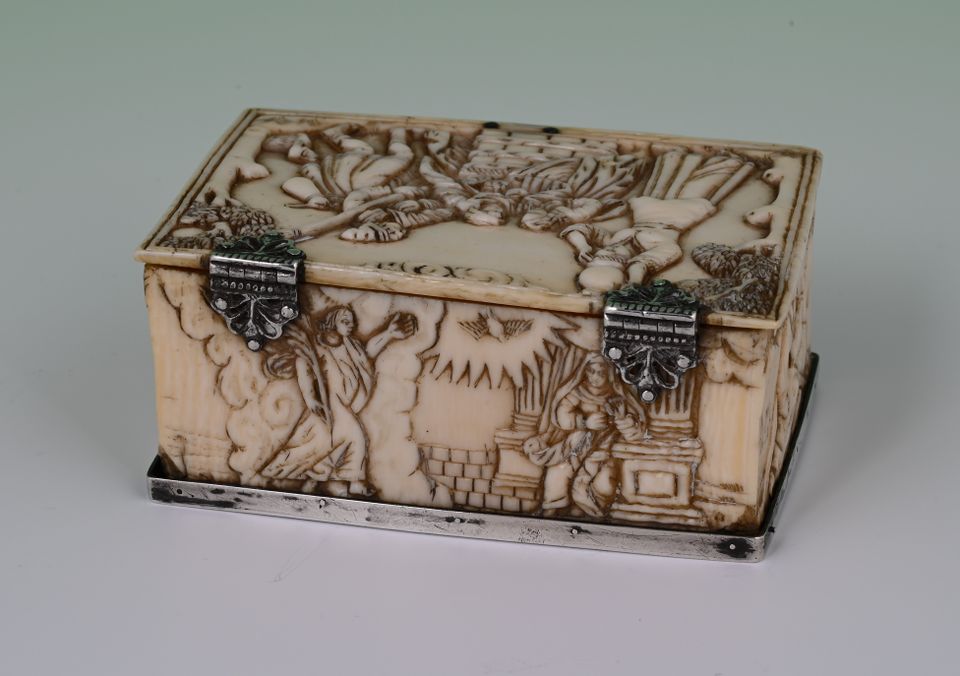 Ivory box - image 3