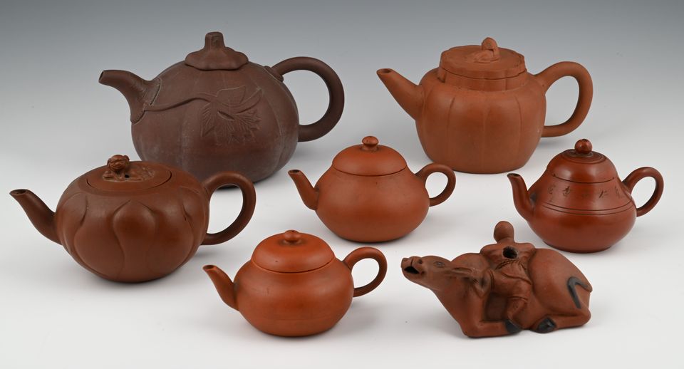 A collection of Chinese Yixing teapots - image 2
