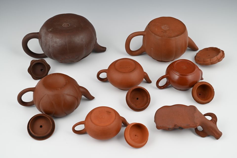 A collection of Chinese Yixing teapots - image 3