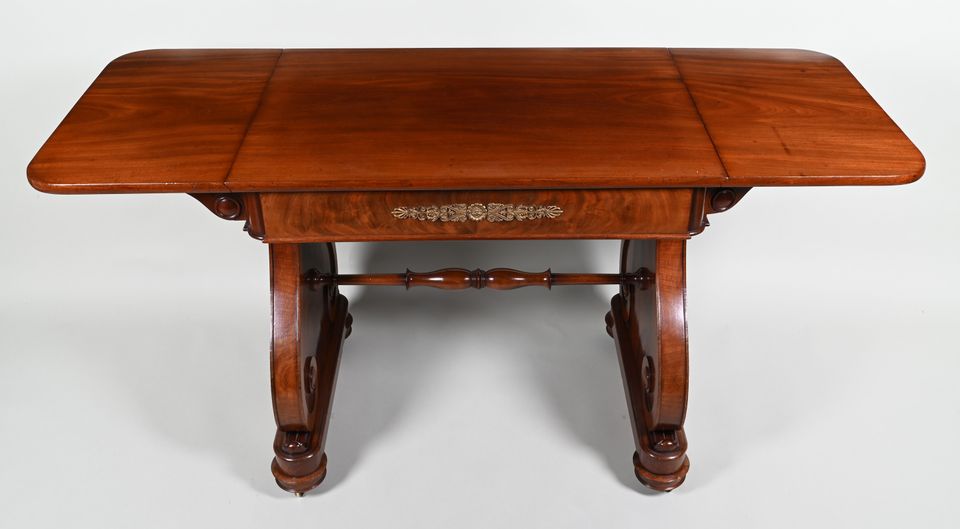 A mahogany  George IV center table - image 4