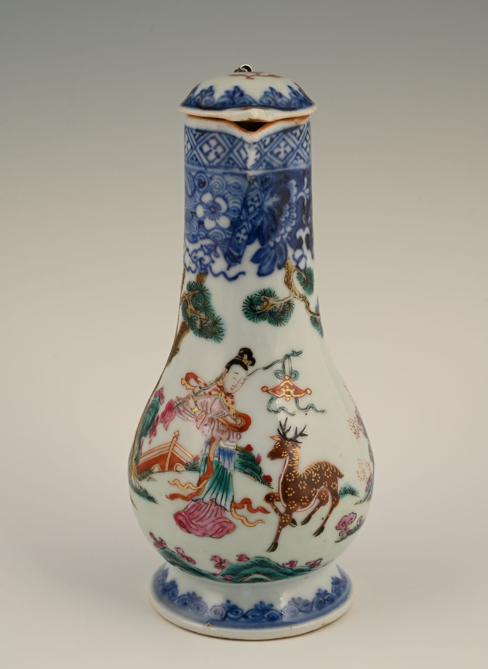 A Chinese porcelain jug - image 2