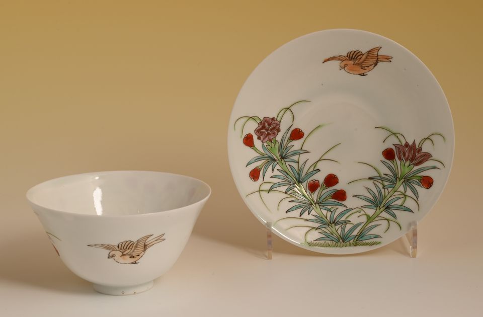 A set of six Japanese porcelain cup and saucers - image 4