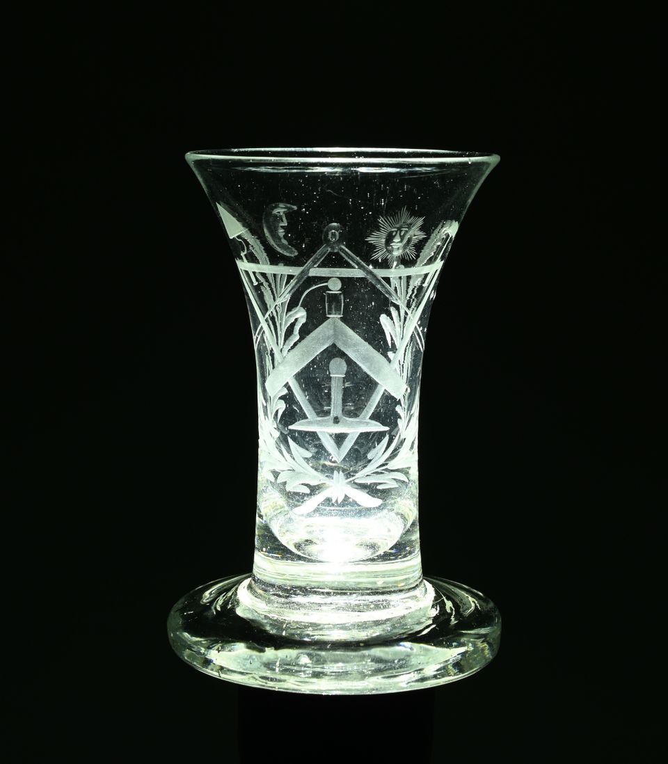 A collection of engraved glasses - image 2