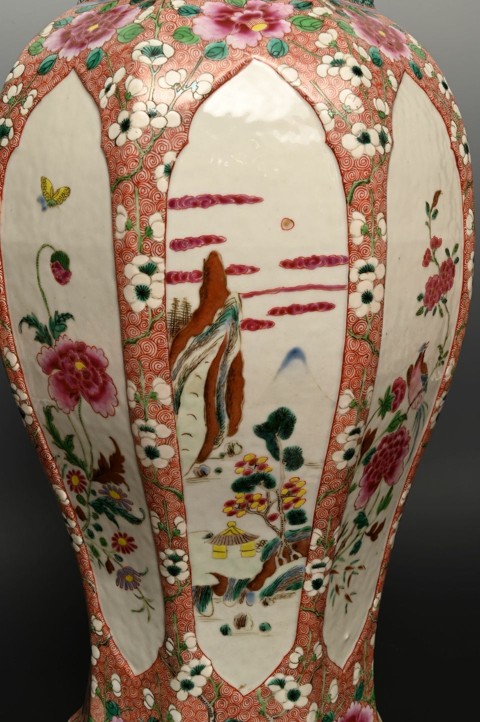 A large Chinese Famille Rose Vase - image 9