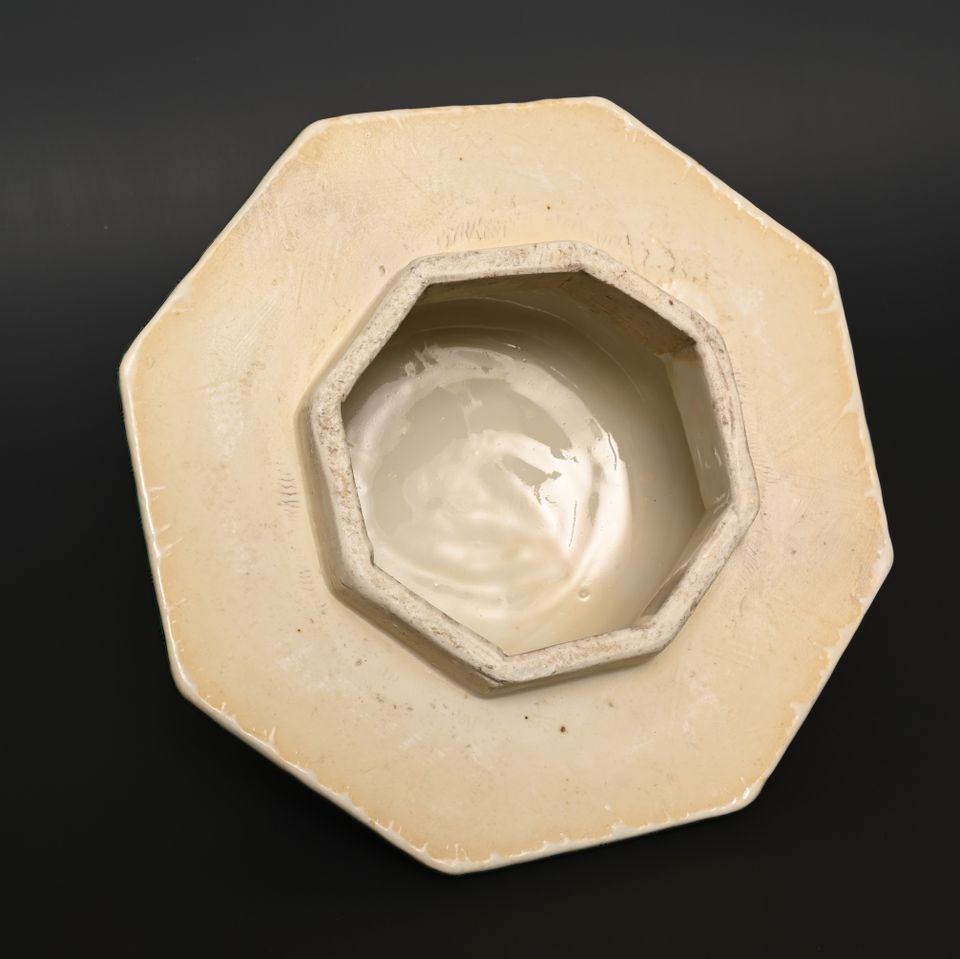 A large Chinese Famille Rose Vase - image 6