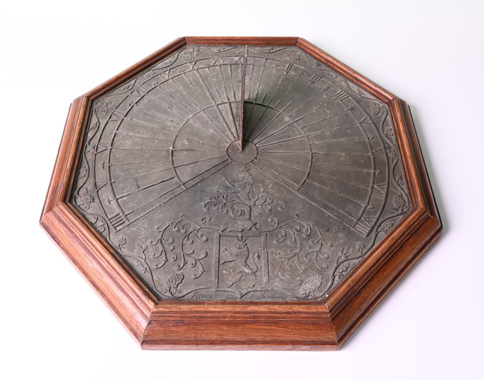 A slate sundial - image 3