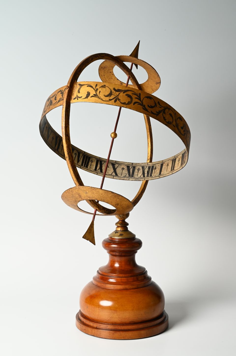 A sundial - image 2