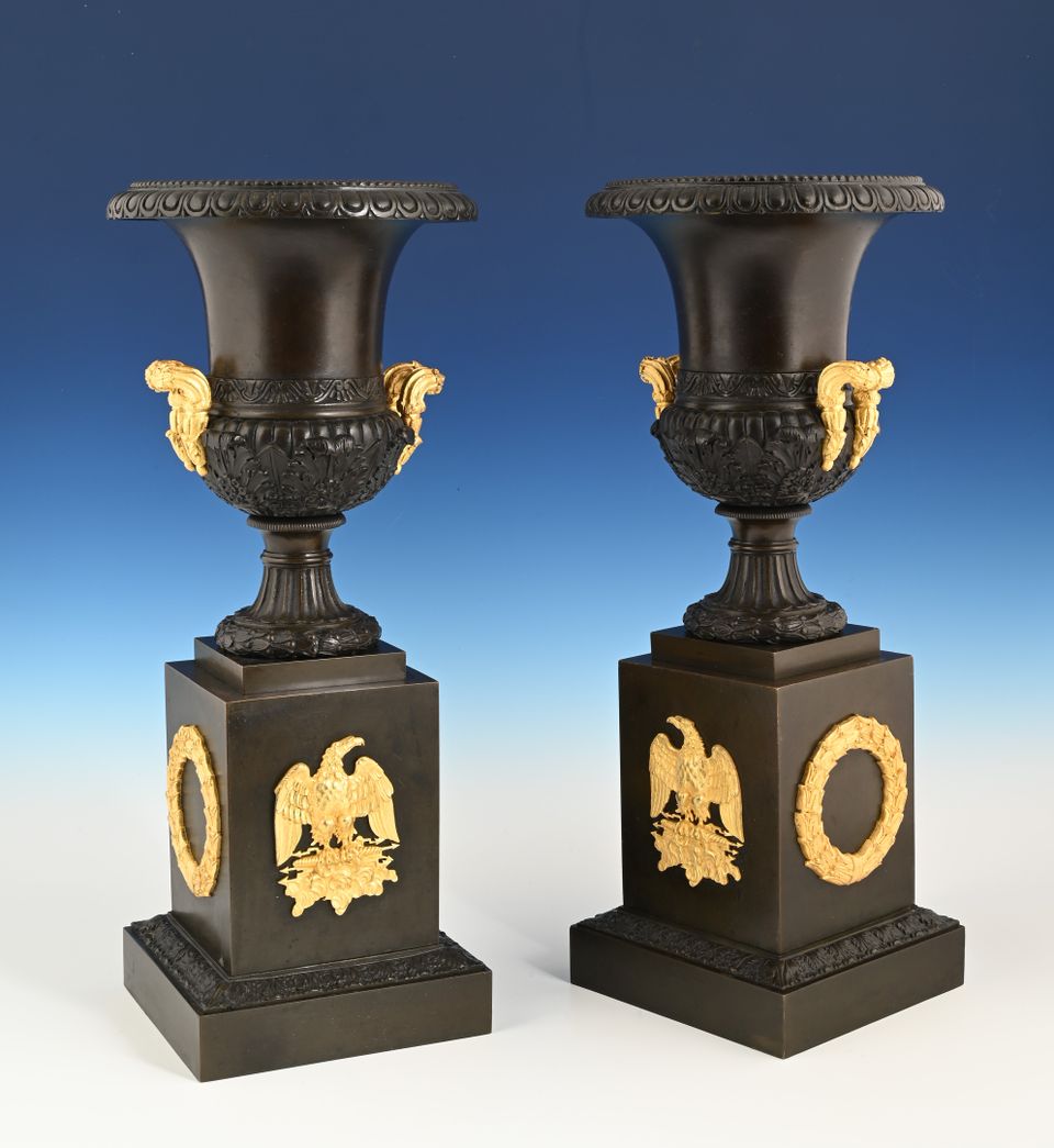 A pair of French Empire patinated bronze and ormolu ewers - image 2