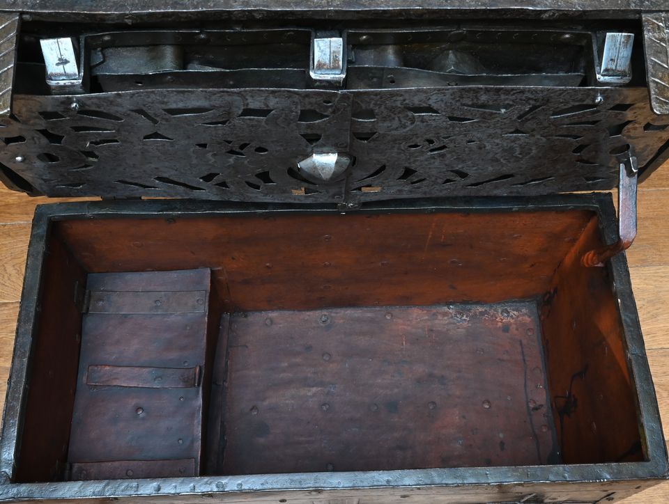 An iron strongbox - image 6