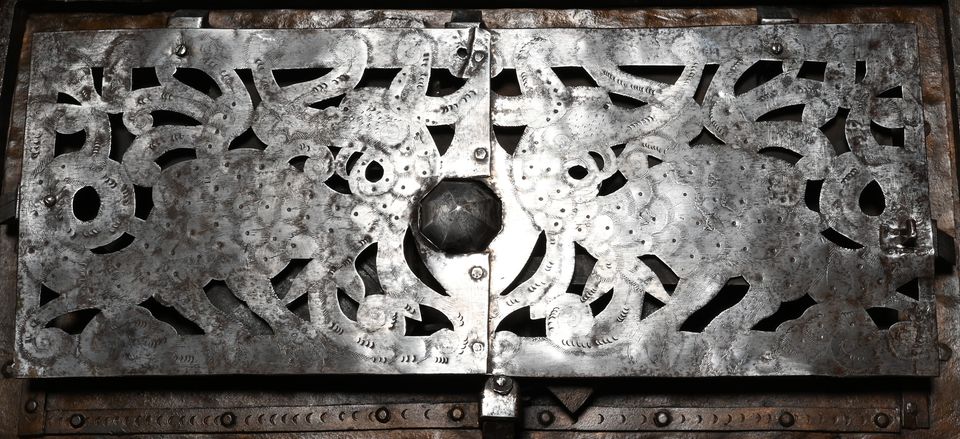 An iron strongbox - image 4