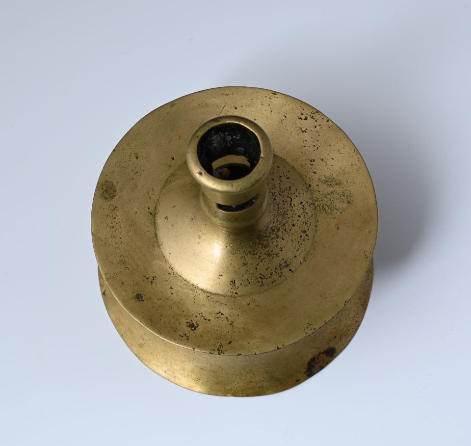 Een bronzen kandelaar - afbeelding 8