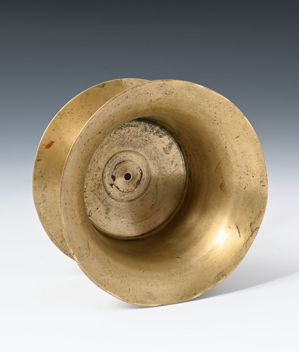 Een bronzen kandelaar - afbeelding 7