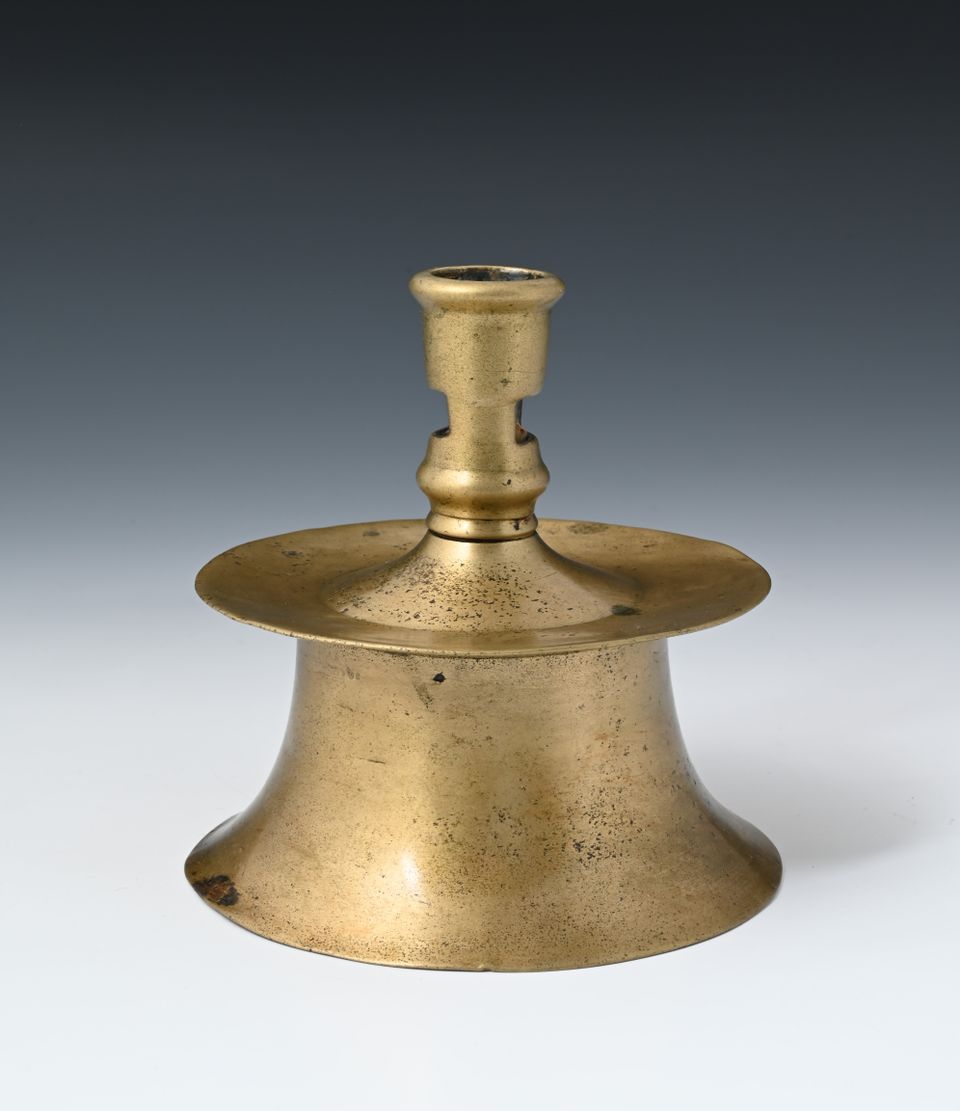 Een bronzen kandelaar - afbeelding 2