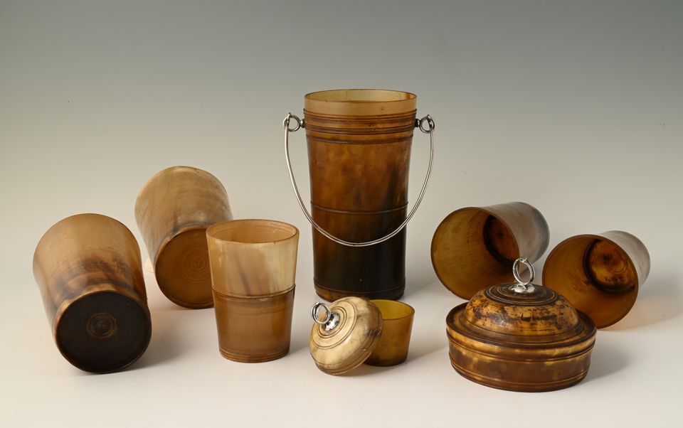An eight-piece travel mug set - image 5
