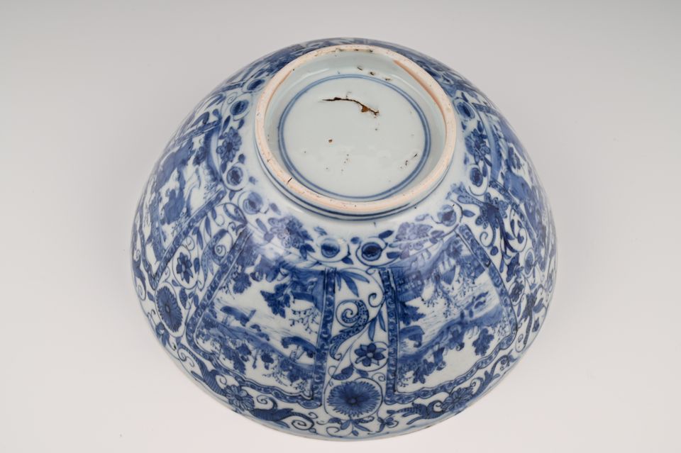 A Chinese porcelain Wanli bowl - image 7