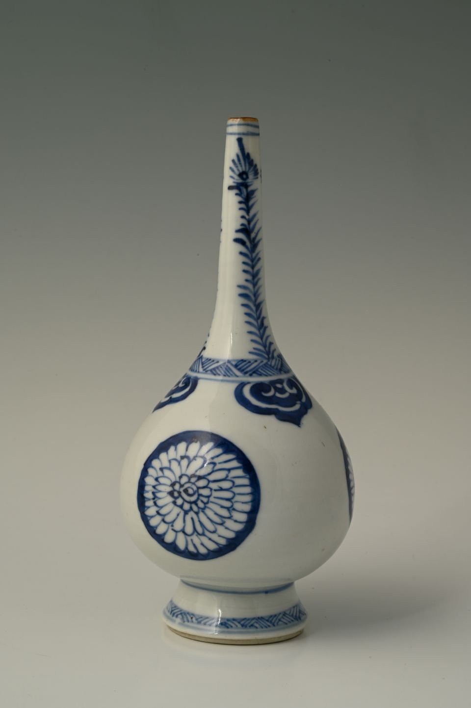 A Chinese porcelain rosewater sprinkler - image 2