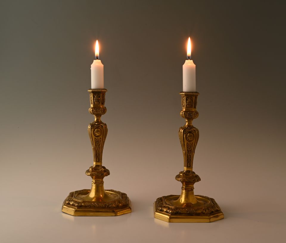 A beautiful pair of candlesticks - image 2