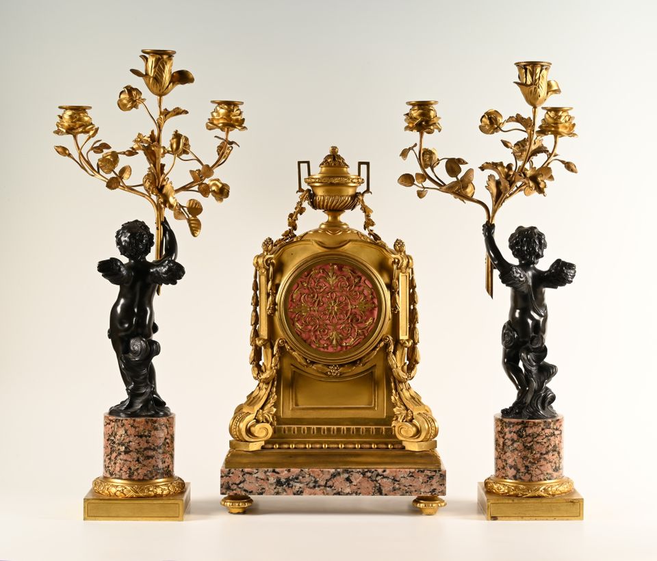 Henry Dasson – Monumental clock with matching candlesticks. - image 3