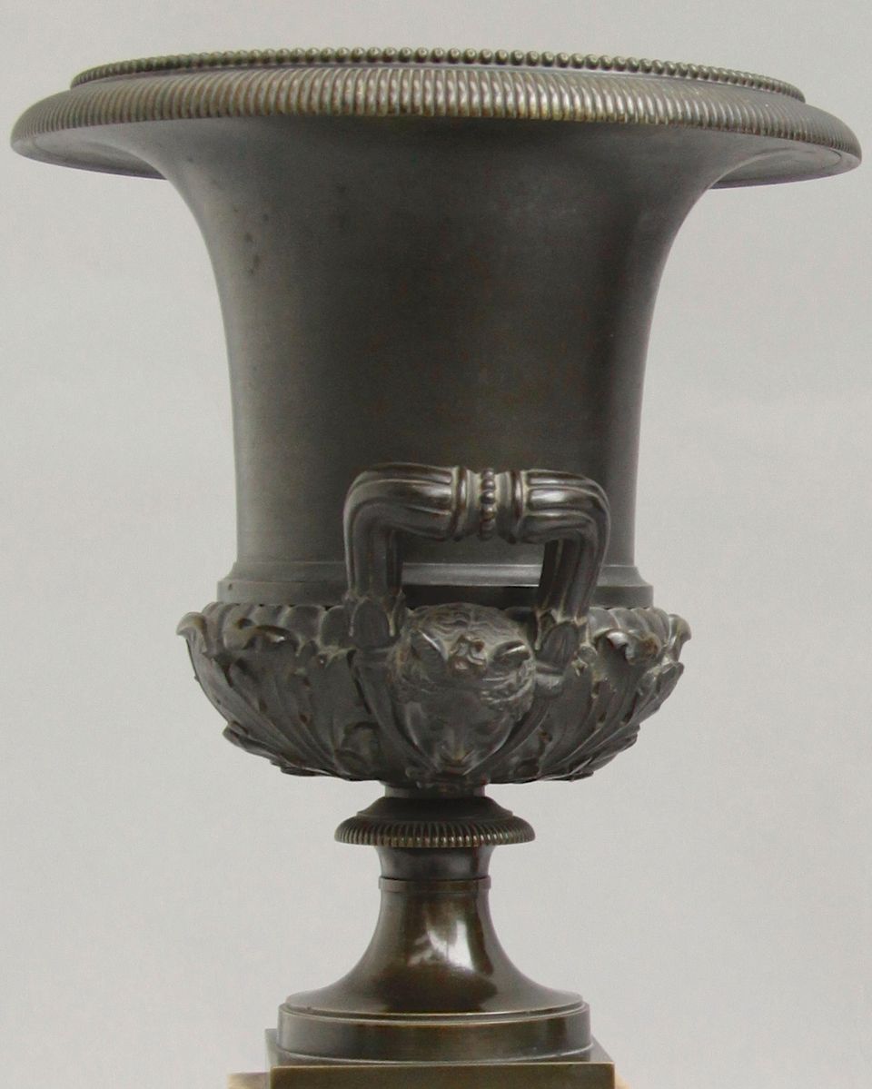 Bronze Medici vases on marble bases - image 3