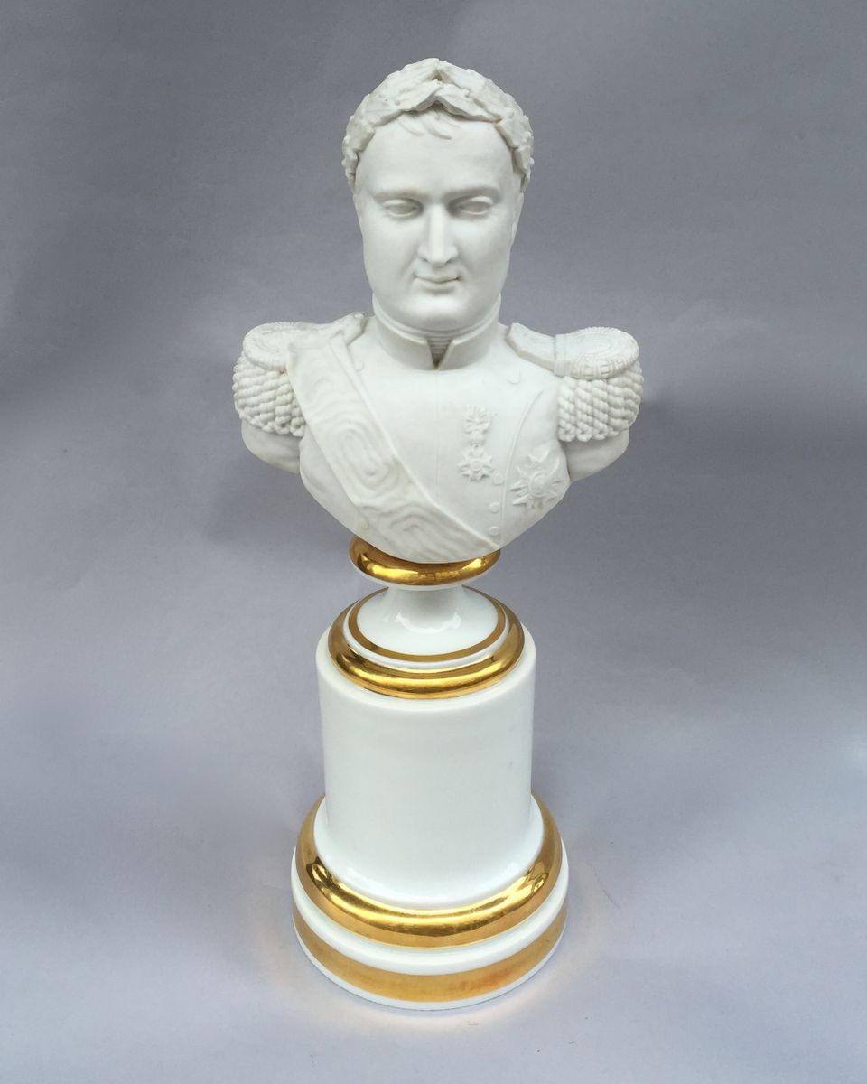 'Porcelaine de Paris' bust of Napoleon - image 3