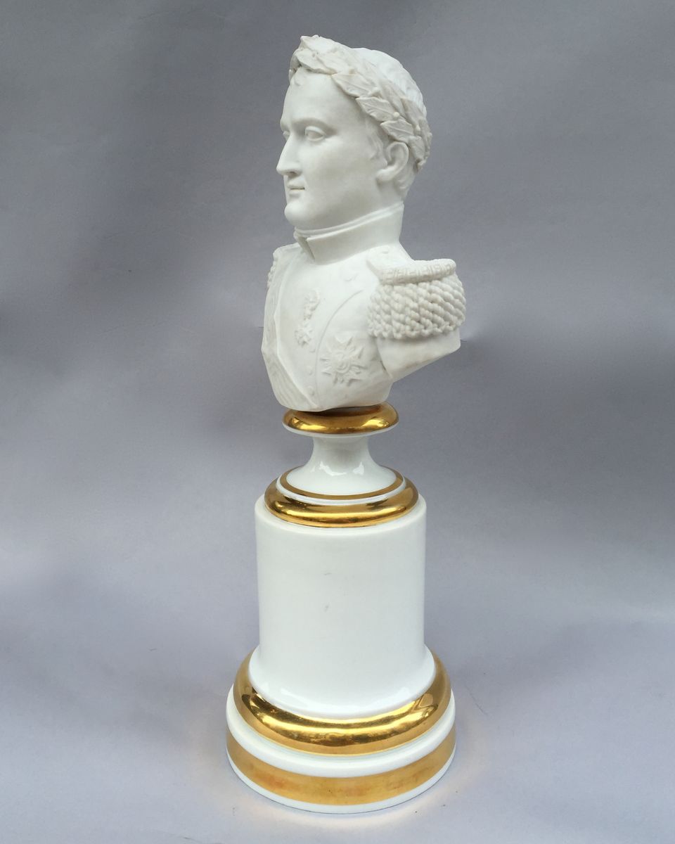 'Porcelaine de Paris' bust of Napoleon - image 4