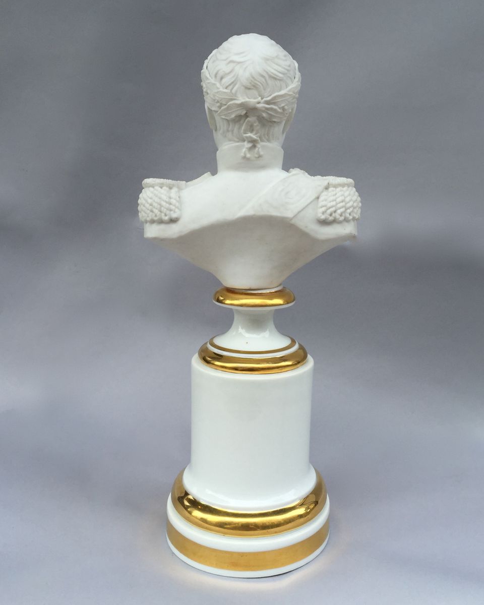 'Porcelaine de Paris' bust of Napoleon - image 5