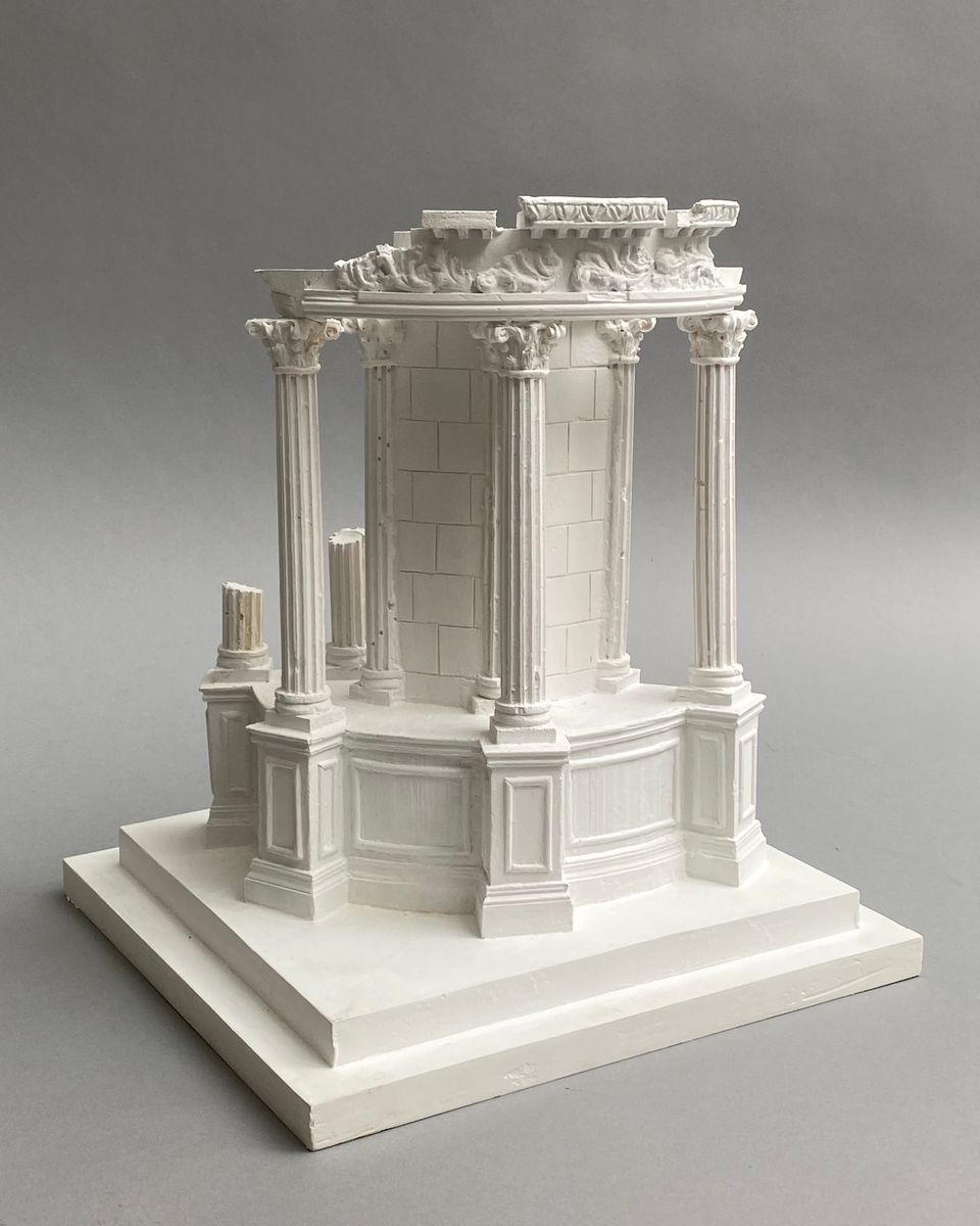 Scale model Temple of Vesta - image 6