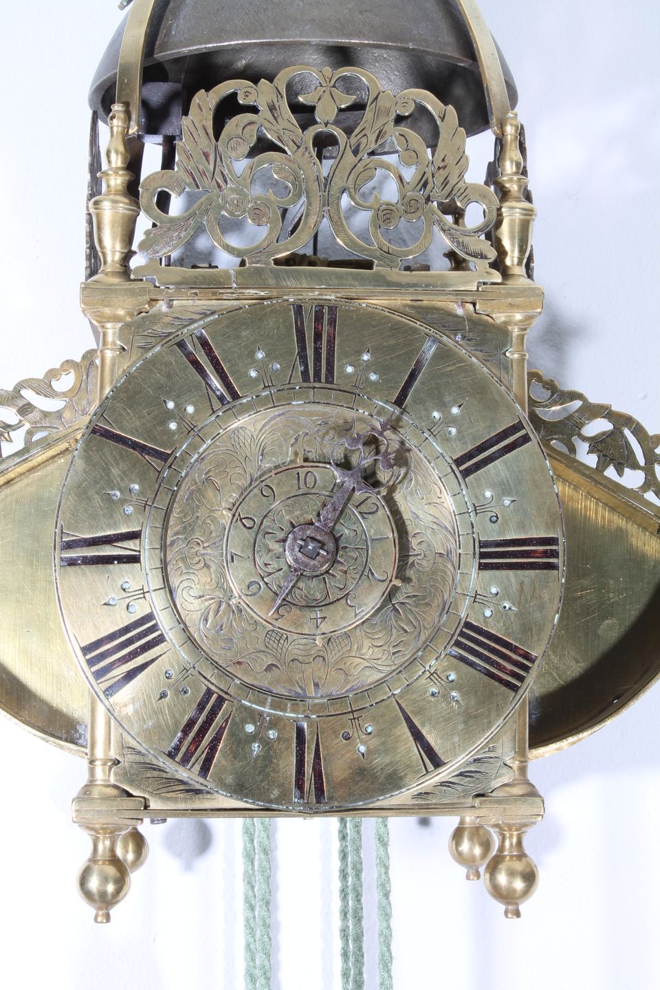 A good English brass striking and alarm 'wings' lantern clock, circa 1680 - image 2