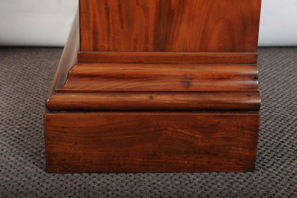 A good French Louis Philippe mahogany one-door cupboard, circa 1840 - image 7