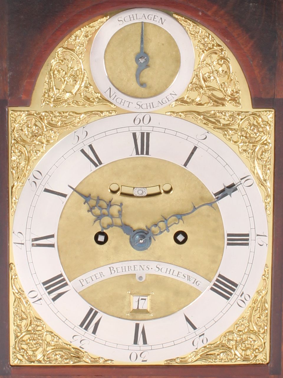 Een zeldzame Duitse mahonie tafelklok met 8-daags uurwerk gesigneerd Peter Behrems Schleswig, circa 1770. - afbeelding 2