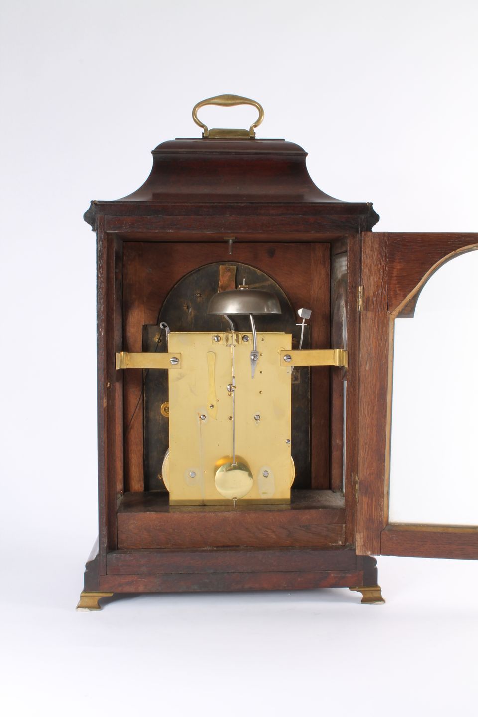 Een zeldzame Duitse mahonie tafelklok met 8-daags uurwerk gesigneerd Peter Behrems Schleswig, circa 1770. - afbeelding 7