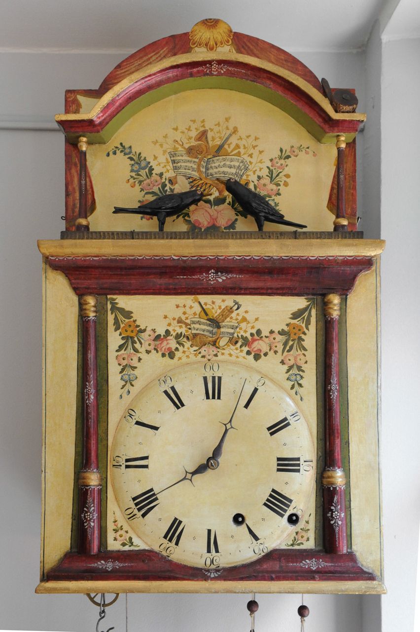 Een zeldzame Duitse Schwarzwald orgel speelklok met vogelautomaat, circa 1820. - afbeelding 2