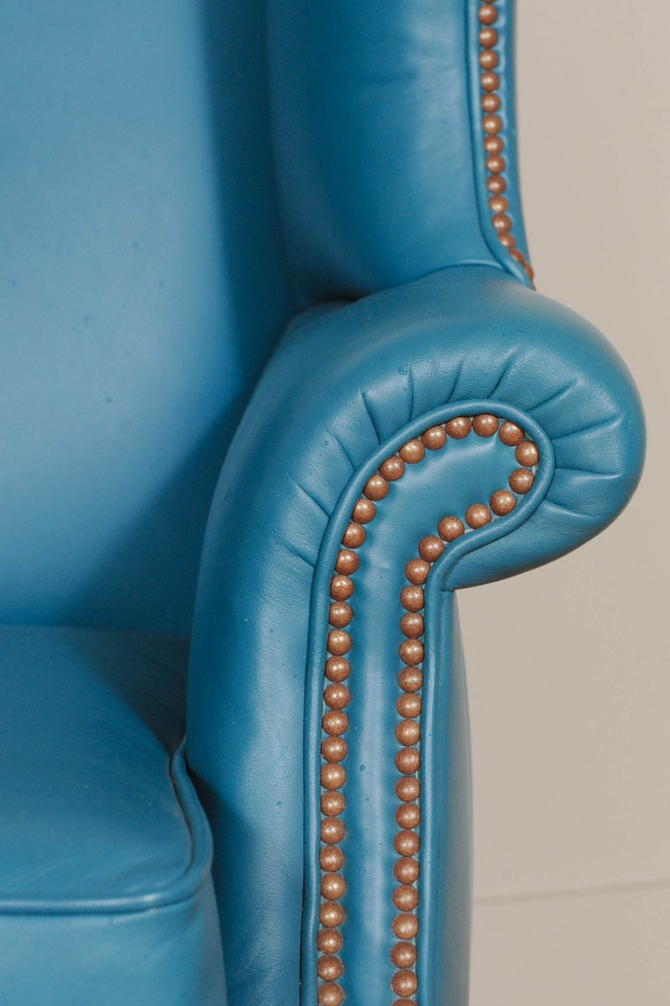 Lovely brightblue leather upholstered English wingchair. - image 3