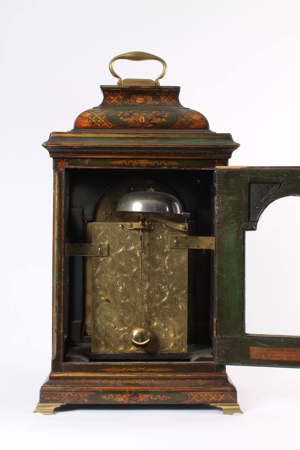 Een Engels verlakte chinoiserie tafelklok, omstreeks 1750 - afbeelding 5