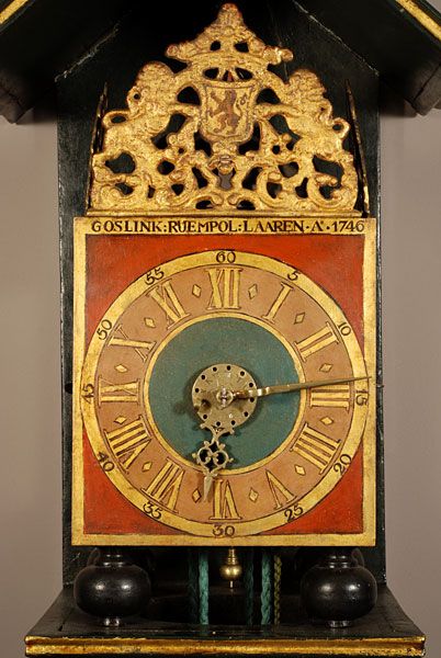 Een goede veelkleurige Gelderse stoelklok, door Goslink Ruempol, 1746 - afbeelding 2